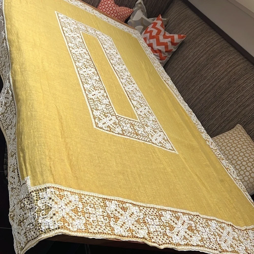 Vintage 101”x60” Tablecloth with 9 Napkins Linen and Croches Insets - Stunning